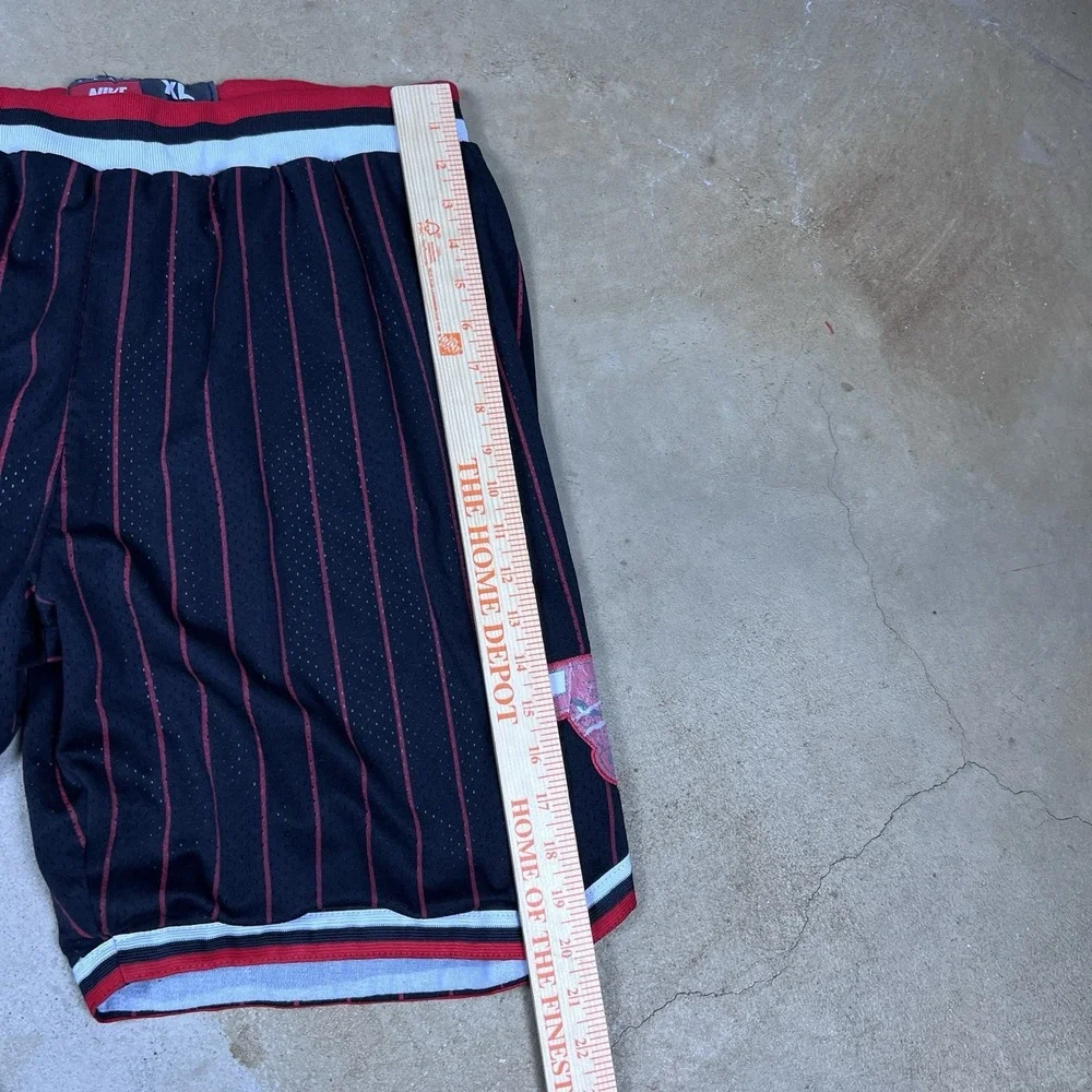 Vtg Rare NBA Chicago Bulls 50th Gold Logo Authentic Nike Shorts ONE SZ FITS ALL - Picture 6 of 8